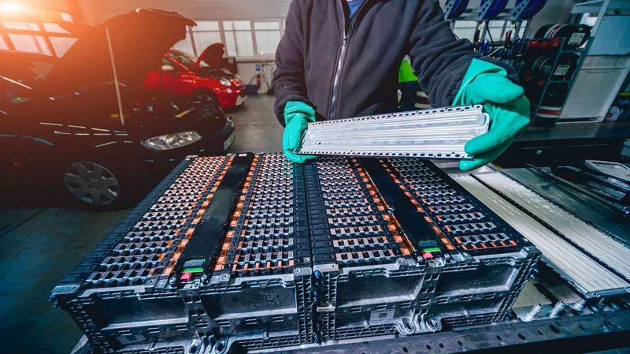 Baterai Mobil Hybrid Toyota Buatan RI Siap Ekspor