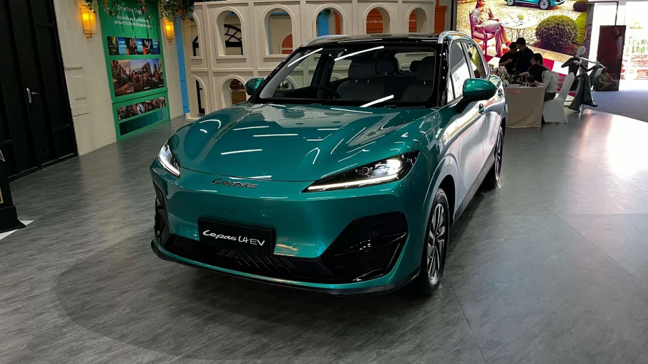 Bocoran Waktu Peluncuran Mobil Listrik E4 EV di GIIAS 2026
