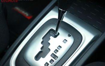 Kenapa Mobil Matic Mogok Tidak Boleh Ditarik atau Didorong Sembarangan?