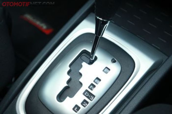 Kenapa Mobil Matic Mogok Tidak Boleh Ditarik atau Didorong Sembarangan?