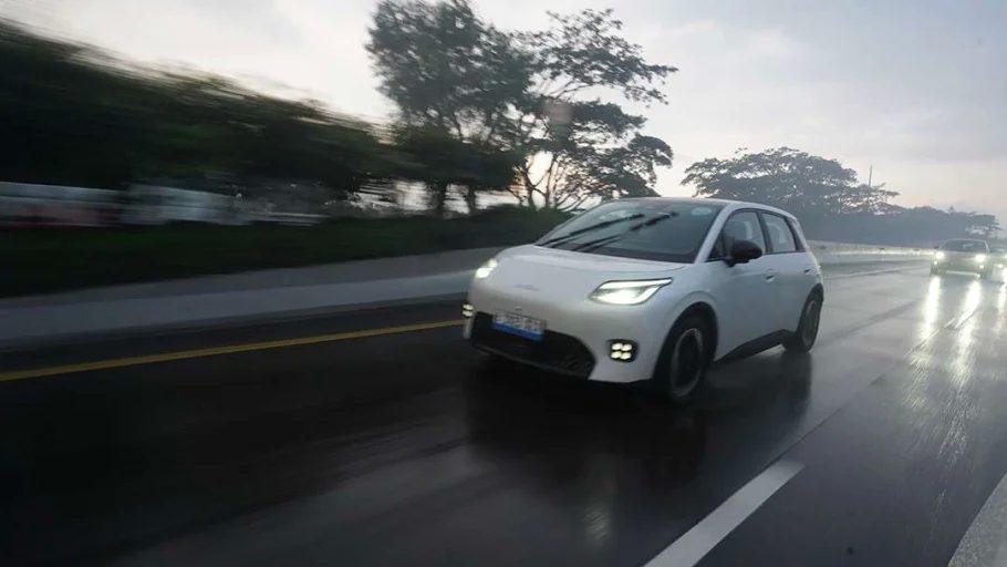 Uji Kendara AION UT Jakarta Sepanjang Hari