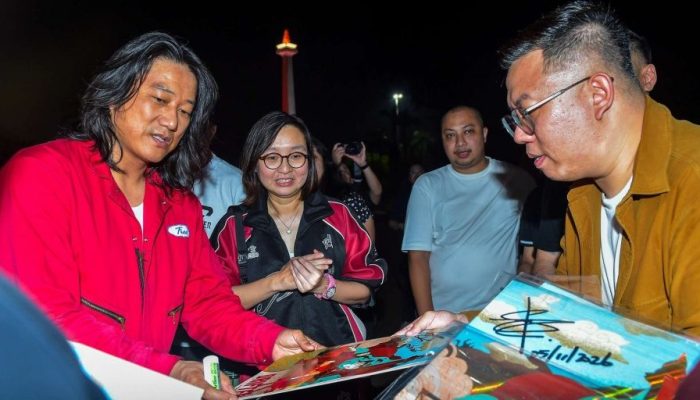 Maxdecal Berkolaborasi dengan Sung Kang untuk Mengangkat Citra Indonesia di Kancah Internasional