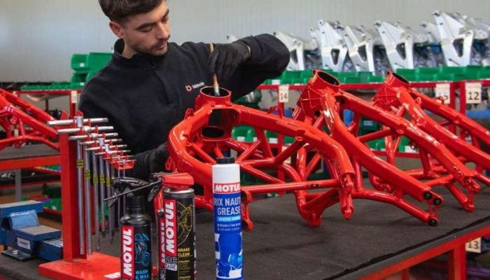 Motul dan Bimota: Kolaborasi untuk Kebutuhan Berkendara Sehari-hari hingga Balap Profesional