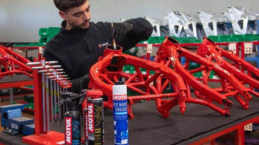 Motul dan Bimota: Kolaborasi untuk Kebutuhan Berkendara Sehari-hari hingga Balap Profesional