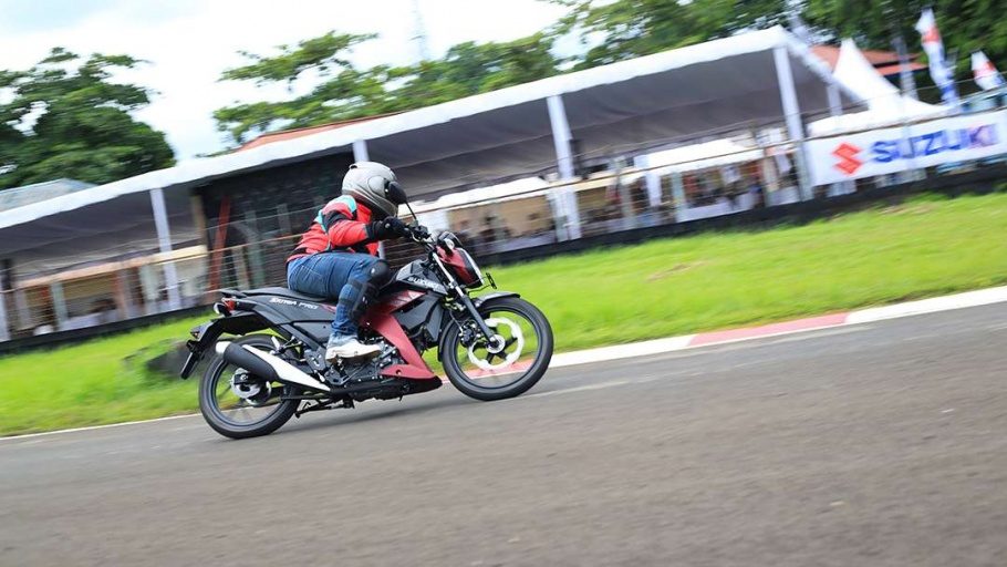 Suzuki Satria Pro: First Ride Bebek Kencang Penurut