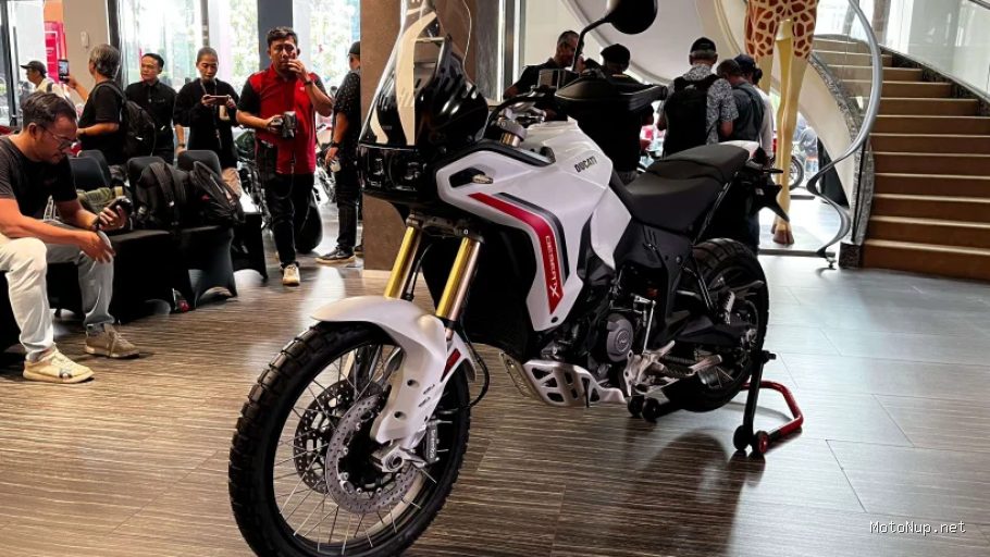 Ducati DesertX V2 Indonesia: Peluncuran Tanpa Harga