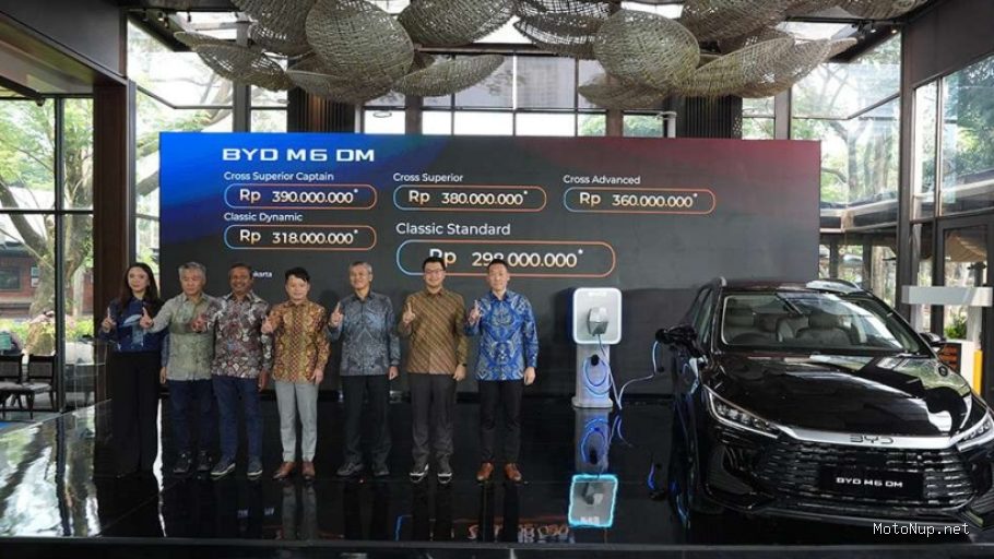 Harga BYD M6 DM Mulai Rp 298 Juta, Jarak Tempuh 1.800 KM