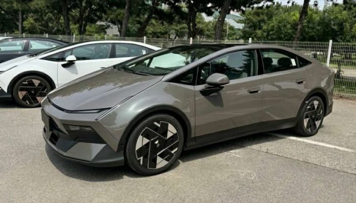 Hyundai Ioniq Desain Nyentrik: Tampil Unik di Cina
