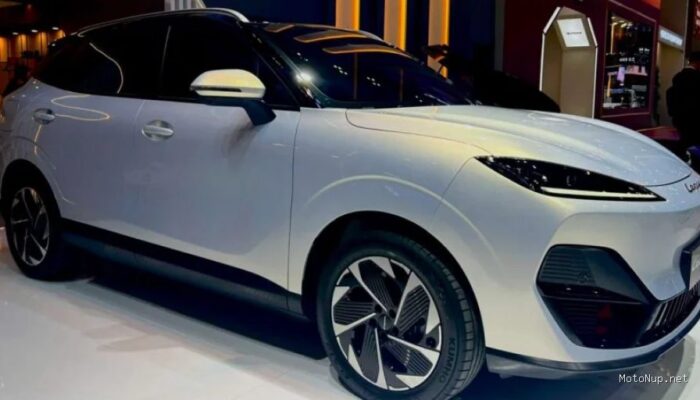 Harga Lepas E4 EV Cuma Rp 339 Juta di GIIAS 2026, Cek Speknya!