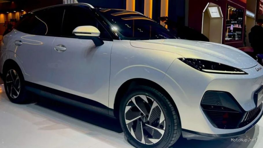 Harga Lepas E4 EV Cuma Rp 339 Juta di GIIAS 2026, Cek Speknya!