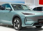 Penjualan Mobil Cina Anjlok 13%: Insentif Jadi Biang Kerok?