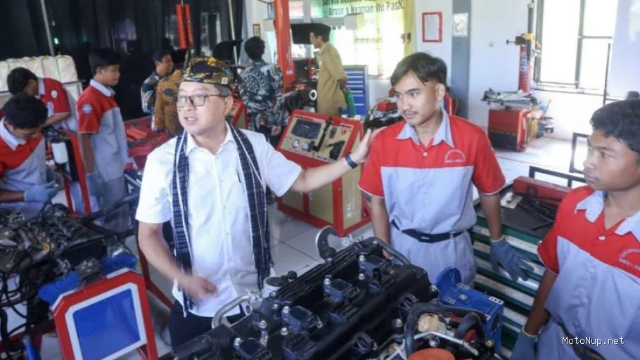 Toyota Tingkatkan Vokasi Lombok: Strategi Sukses & Dampak