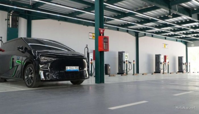 Voltron Hub Puri Indah Resmi Dibuka untuk Pengguna Mobil Listrik