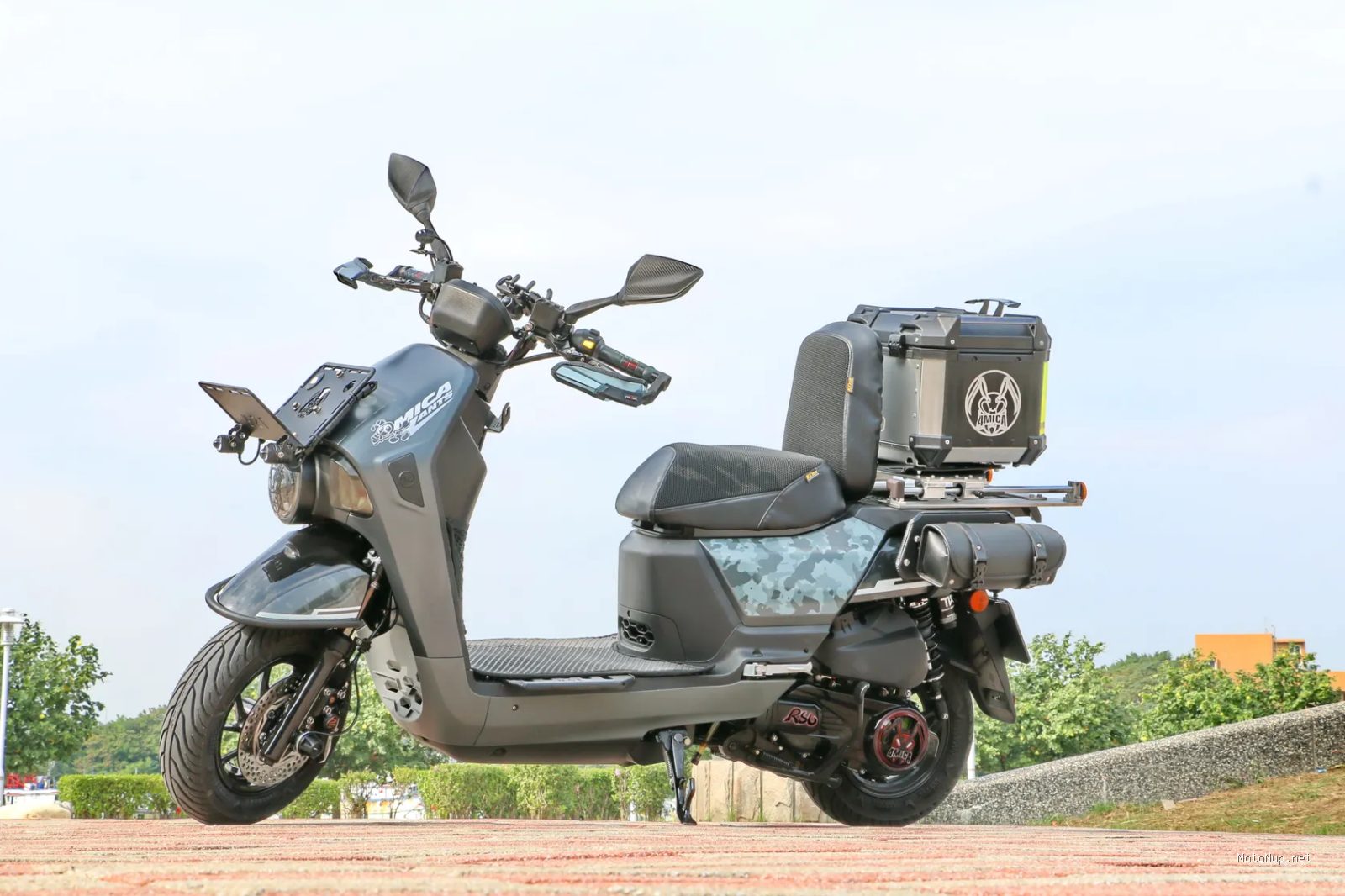 Photo by JACKY LIN via Pexels - 7 Aksesoris Motor Wajib Bikin Berkendara Harian Lebih Nyaman