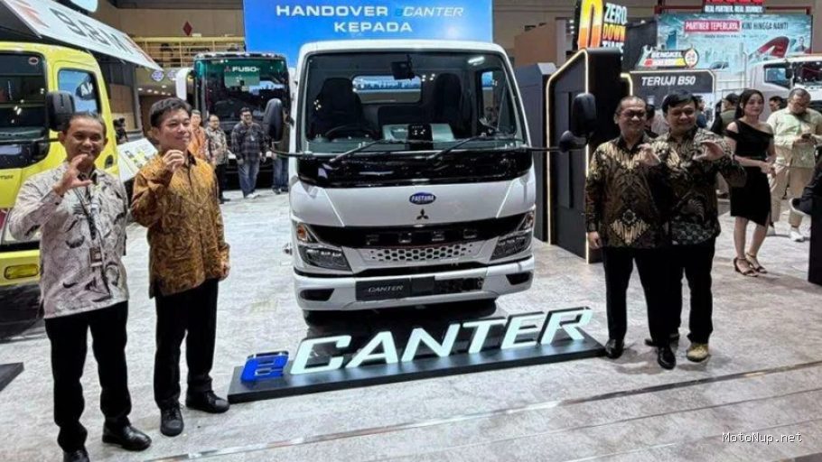 GIIAS 2026: KTB Resmi Serahkan Truk Listrik Fuso eCanter ke Konsumen