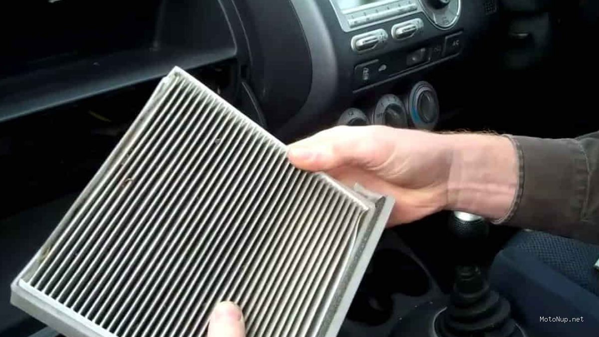 Photo by harapanrakyat.com - Pentingnya Membersihkan Filter Kabin AC Mobil dari Debu Halus