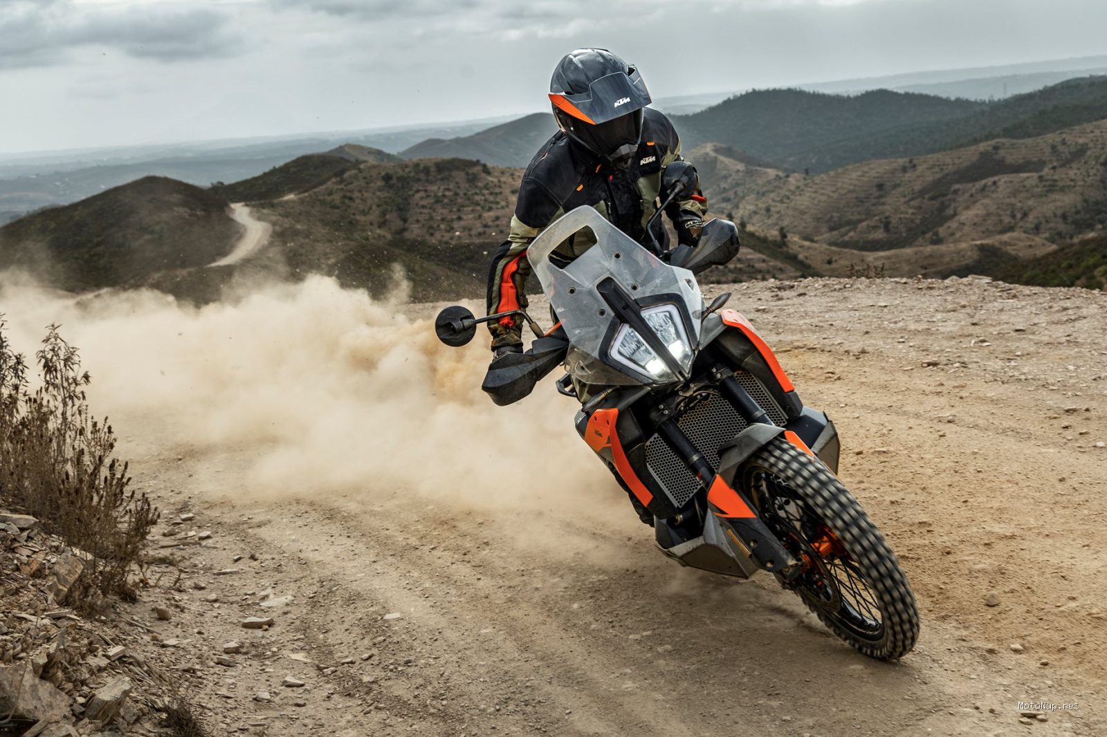 Photo via Bing Images - Rekomendasi Motor Adventure Terbaik untuk Perjalanan Jauh