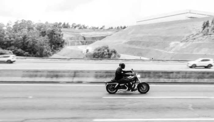 Tips Aman Mengemudi Motor di Jalan Tol agar Tetap Selamat