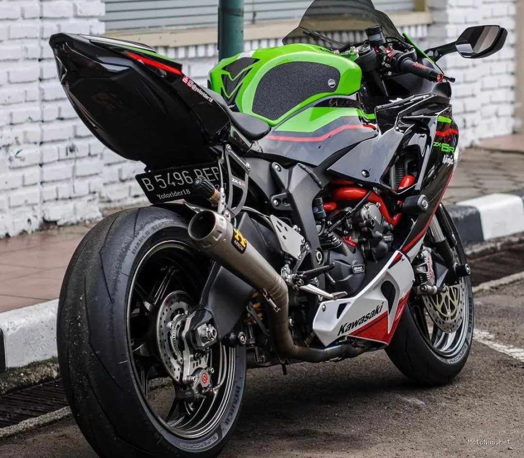 Photo by motomaxone.com - 7 Rekomendasi Motor Sport Fairing 250cc Terbaik Tahun 2024