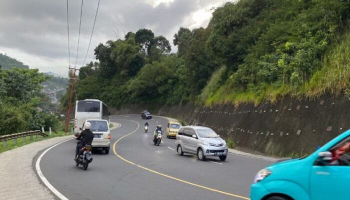 Panduan Aman Berkendara di Jalur Menanjak untuk Pengemudi