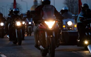 Photo by momotor.id - Panduan Aman Berkendara Motor di Malam Hari agar Tetap Fokus