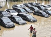 Photo by antaranews.com - Panduan Aman Mengemudi Mobil Matic Saat Melewati Banjir