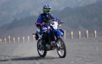 Photo by liputan6.com - Panduan Aman Mengemudi Motor di Jalan Berpasir agar Tidak Tergelincir