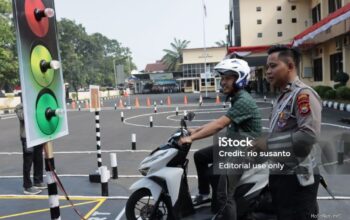 Photo by istockphoto.com - Panduan Aman Mengemudi Motor di Jalur Berkelok dan Pegunungan