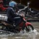 Photo by kumparan.com - Panduan Aman Mengemudi Sepeda Motor di Jalanan Basah