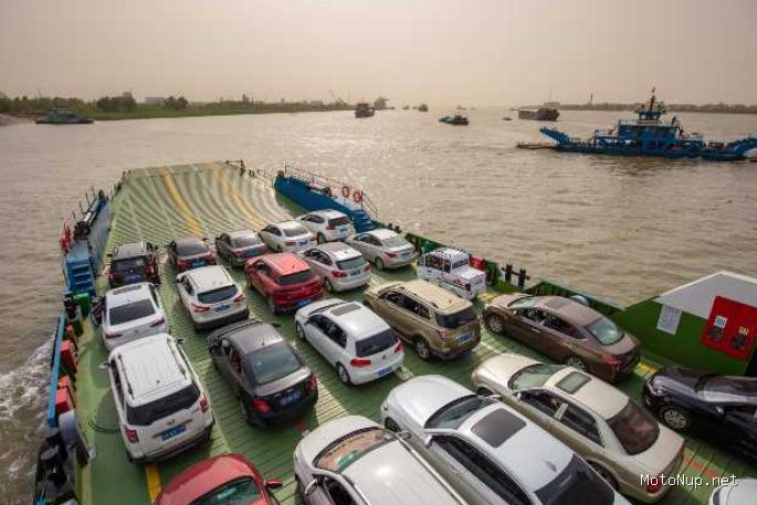 Photo by rukita.co - Panduan Membawa Mobil Pribadi Naik Kapal Laut Tanpa Antre