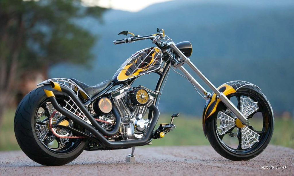 Photo by perumperindo.co.id - Panduan Memilih Motor Custom Chopper Terbaik untuk Pemula