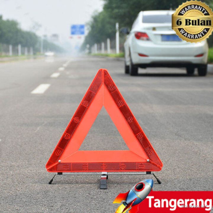 Photo by lazada.co.id - Pentingnya Segitiga Pengaman dan Rompi Darurat di Mobil