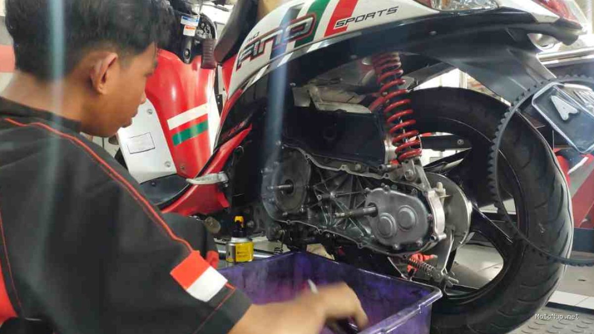 Photo by ruber.id - Pentingnya Servis Rutin agar Lolos Uji Emisi Kendaraan Bermotor