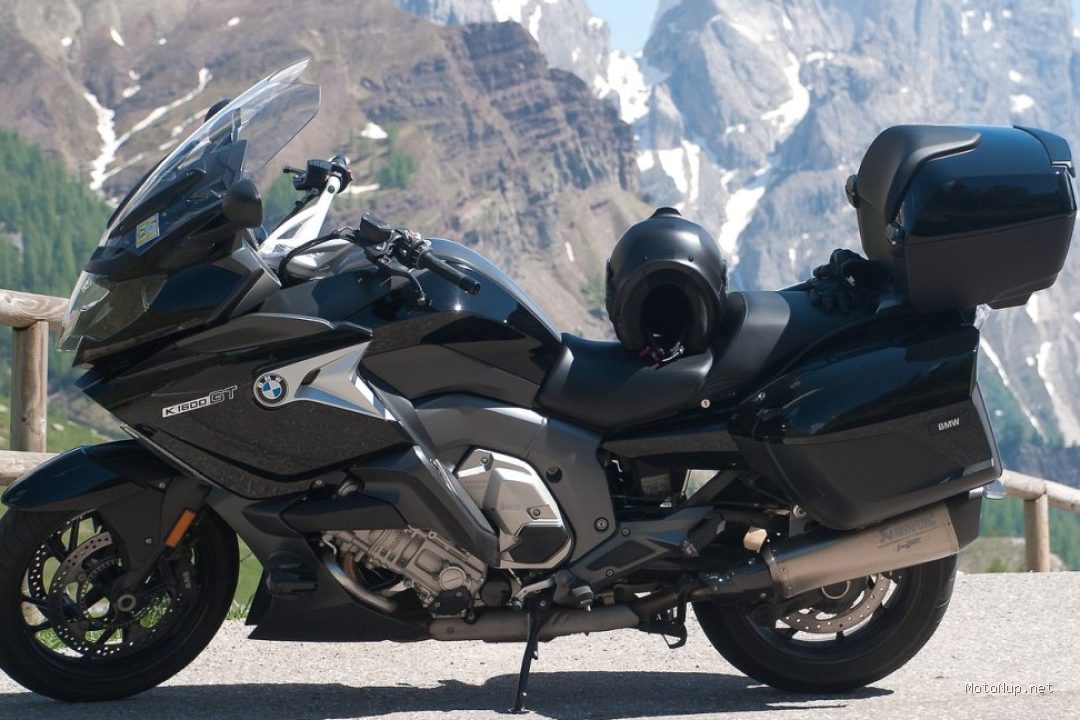 Photo by namibian.com.na - Review Lengkap Motor Sport Touring Terbaru 2024 dan Spesifikasinya