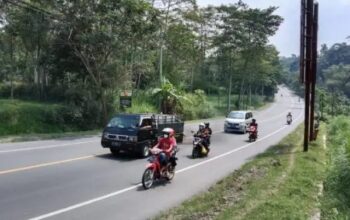 Teknik Aman Mengemudi Motor Saat Melewati Tikungan Tajam
