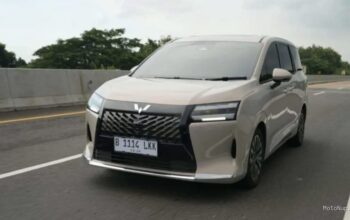 Wuling Beri Solusi Kasus Sales Surabaya, Unit Darion Resmi Diserahkan